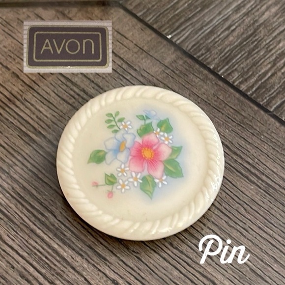 Vintage Avon 1984 Spring Bouquet Flower Pin Brooch - Picture 1 of 14